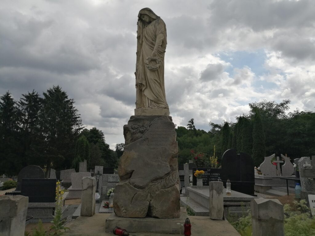 cmentarz Mąkolno