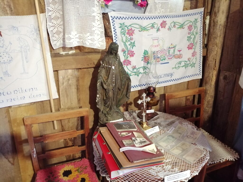Muzeum przedmiotów gospodarstwa domowego minionej epoki, Dobrów