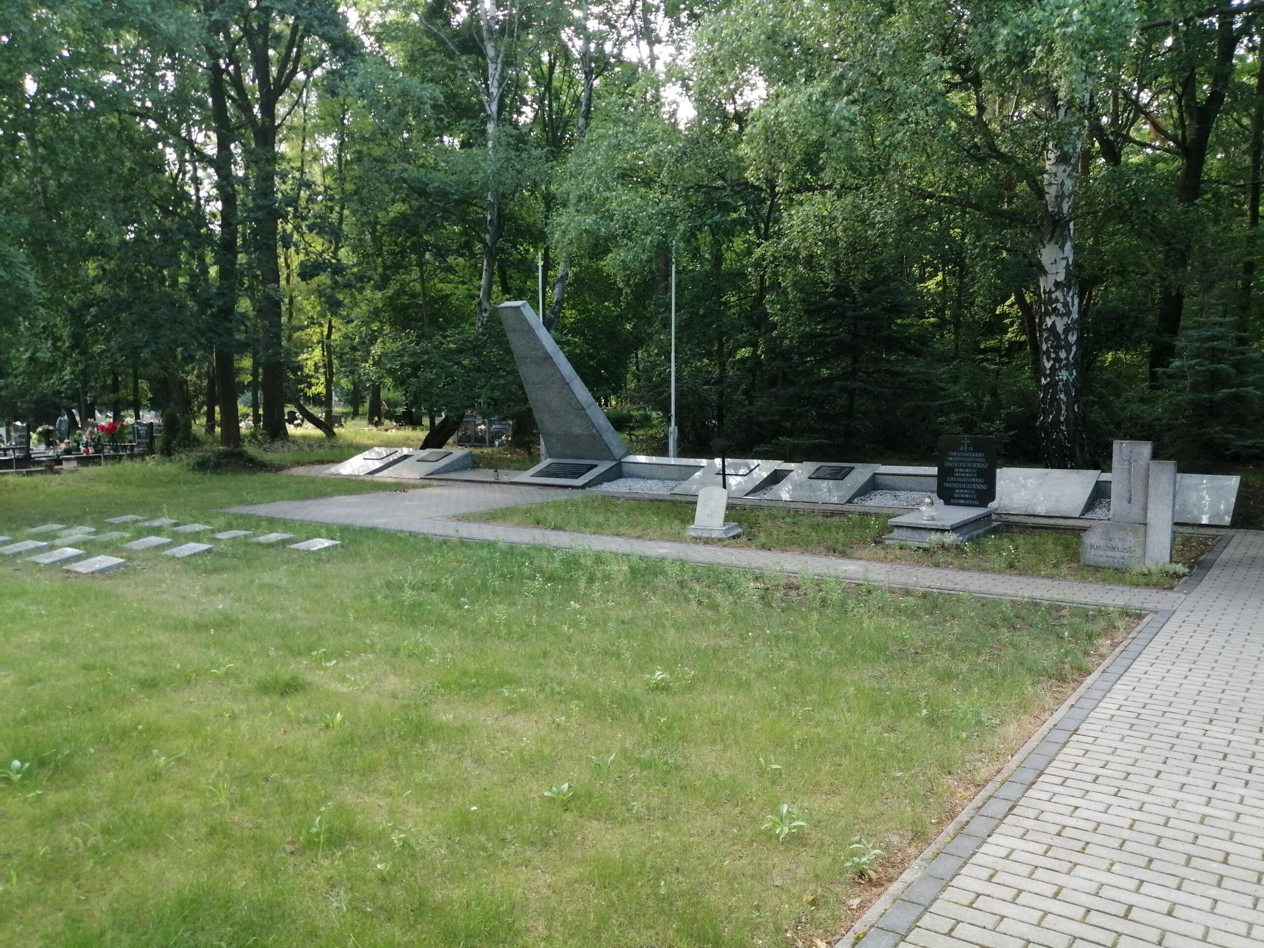 Kwatera ofiar bombardowań, Cmentarz Miłostowo, Poznań