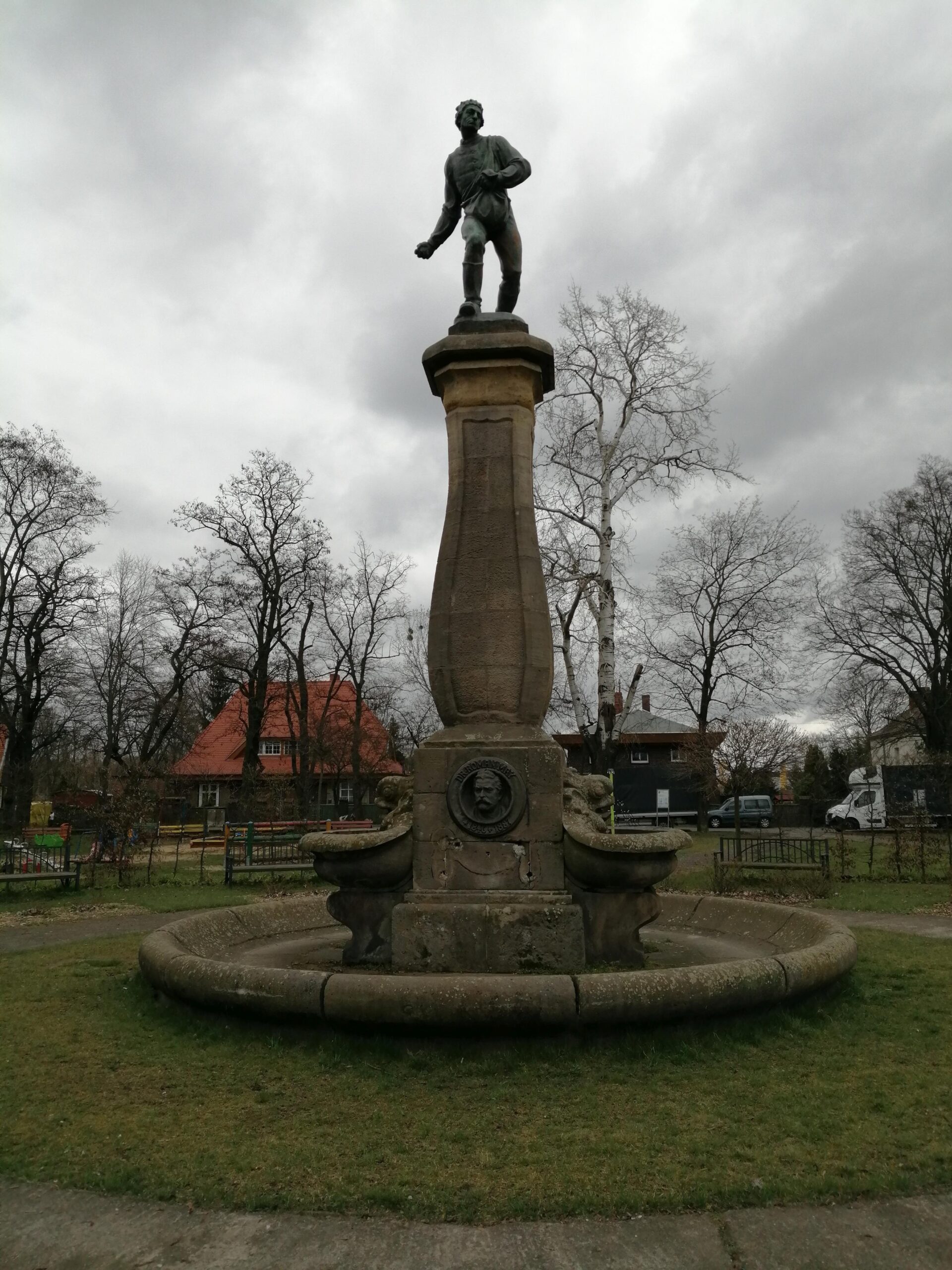 Pomnik "Siewca", Luboń
